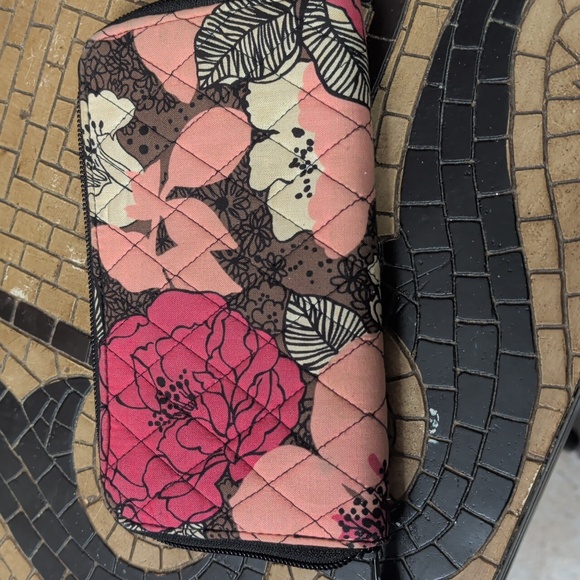 Vera Bradley Floral Quilted Women's Wallet - Picture 2 of 3